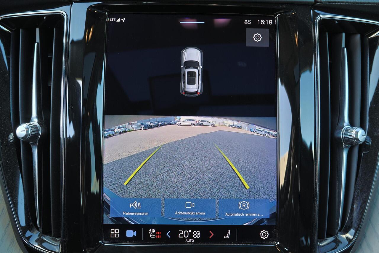 Volvo XC60 T8 Recharge AWD Inscription - Panorama/schuifdak - IntelliSafe Assist - Harman/Kardon audio - Adaptieve LED koplampen - Parkeercamera achter - Verwarmde voorstoelen & stuur - Parkeersensoren voor & achter - Elektr. bedienb. voorstoelen met geheugen - Draa