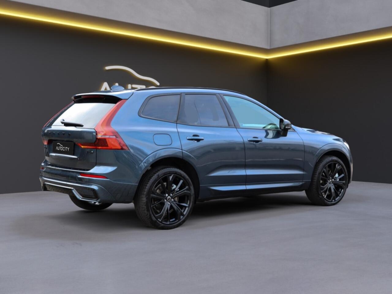 Volvo XC60 MY26 T6 Plus Black Edition Recharge Plug-In Hybrid AWD Pano l Lo