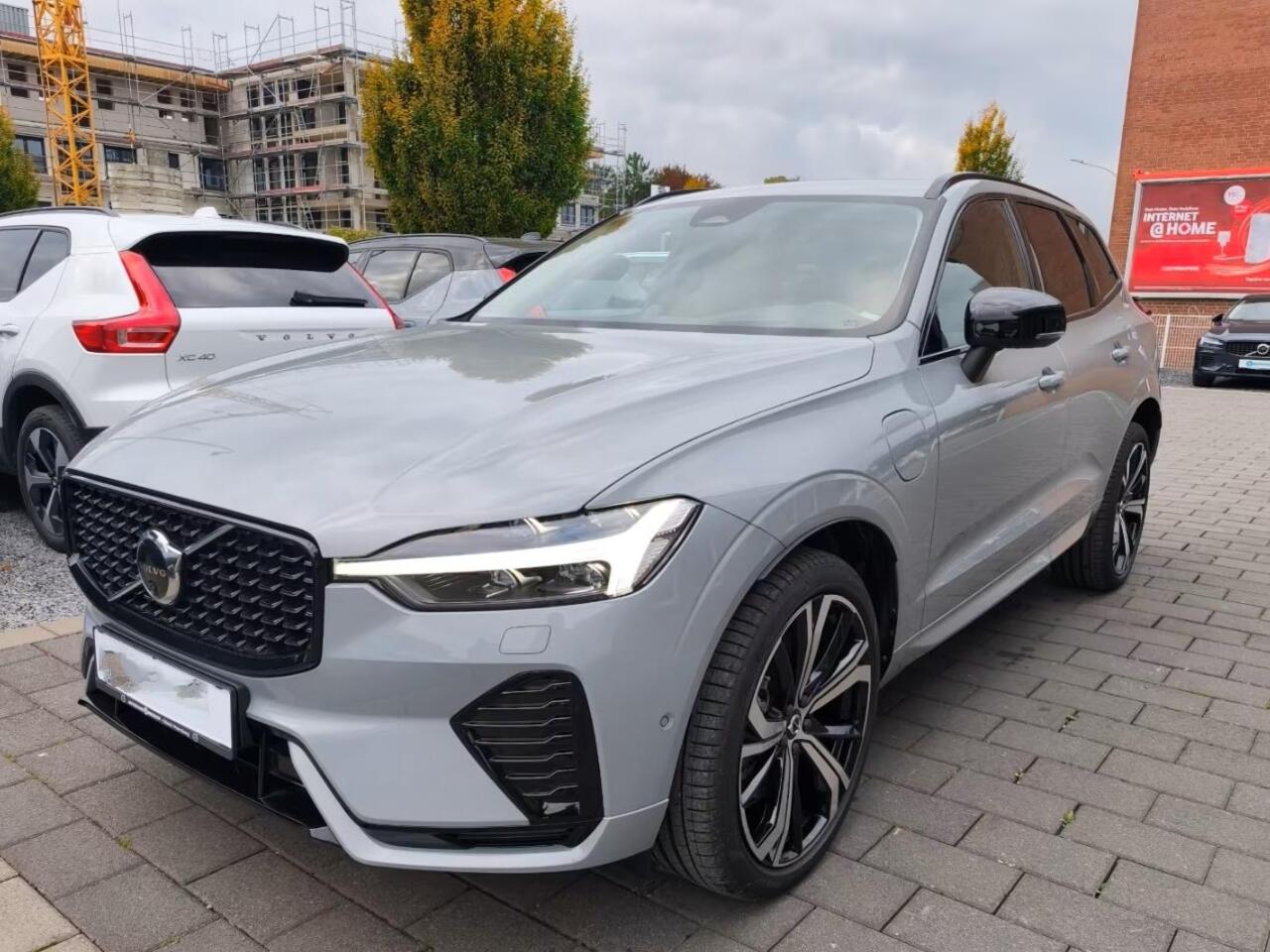 Volvo XC60 2.0 T8 Plug-in hybrid AWD Plus Dark (335kW/455PK) FULL OPTION ** 1e EIG - Ex VOLVO - ¤ 27.000,= onder NP ** ** INFORMEER OOK NAAR ONZE AANTREKKELIJKE FINANCIAL-LEASE TARIEVEN **