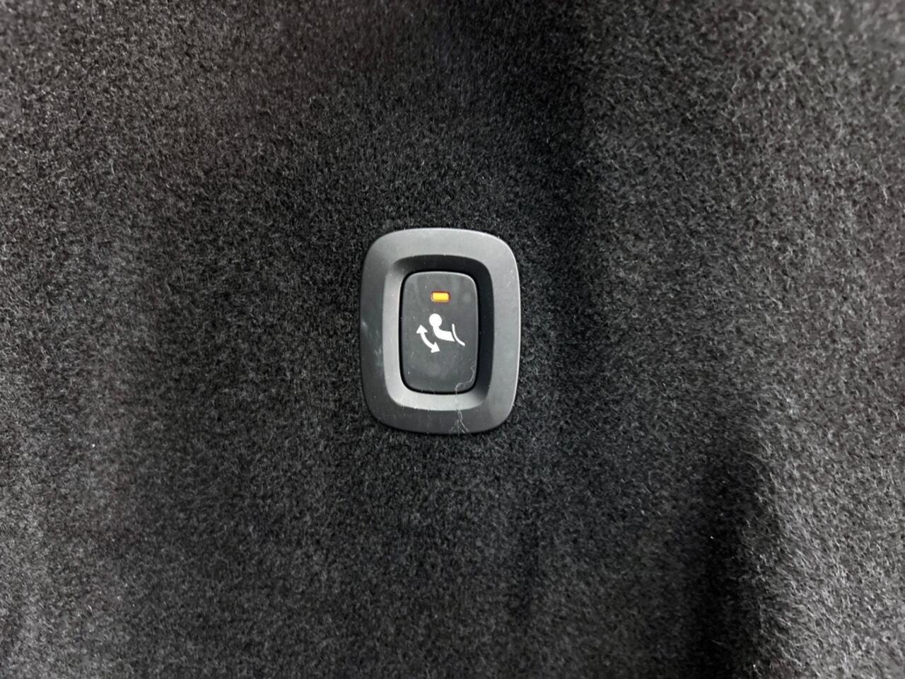 Volvo XC60 2.0 T6 AWD Ultra Dark | Trekhaak | Leder | Panorama dak |