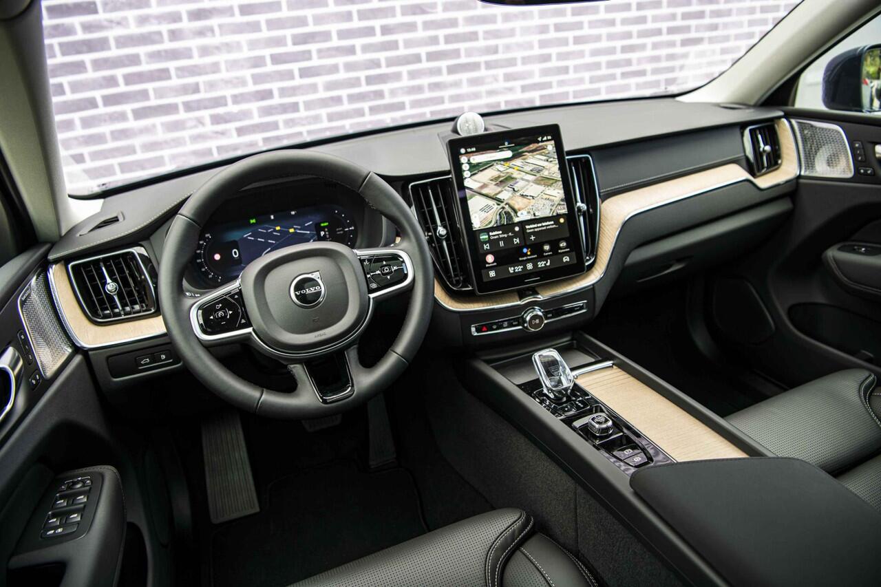 Volvo XC60 2.0 T6 Plug-in hybrid AWD Ultra Bright | Executive | Stoel Massage + Ventilatie | Luchtvering | Bowers & Wilkins | 22" | Full Options |