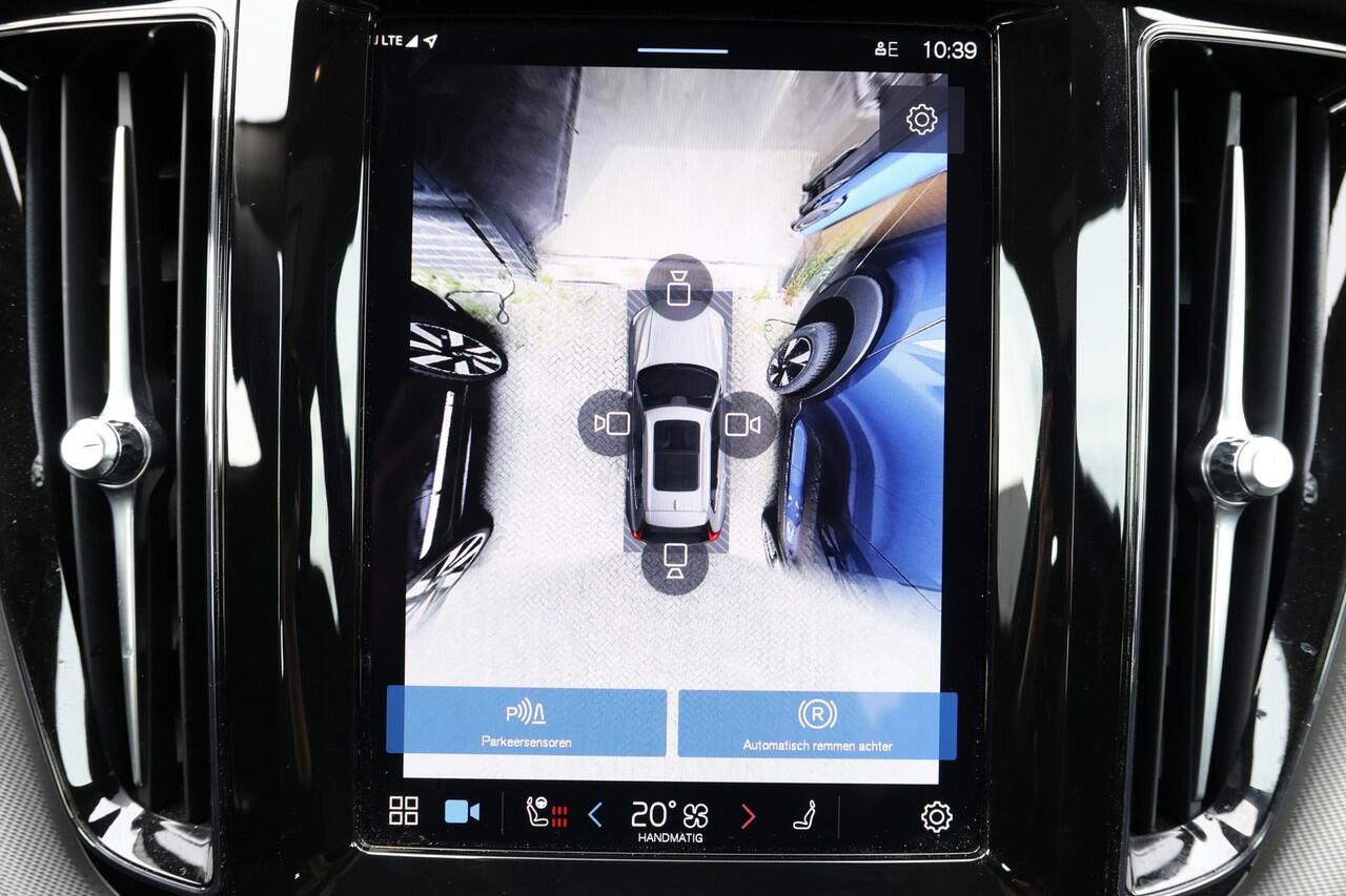 Volvo XC60 T6 Recharge AWD Ultra Dark - Panorama/schuifdak - IntelliSafe Assist & Surround - 360º Camera - Adaptieve LED koplampen - Verwarmde voorstoelen, stuur & achterbank - Elektr. bedienb. voorstoelen met geheugen - Head up display - Draadloze tel. lader - Elek