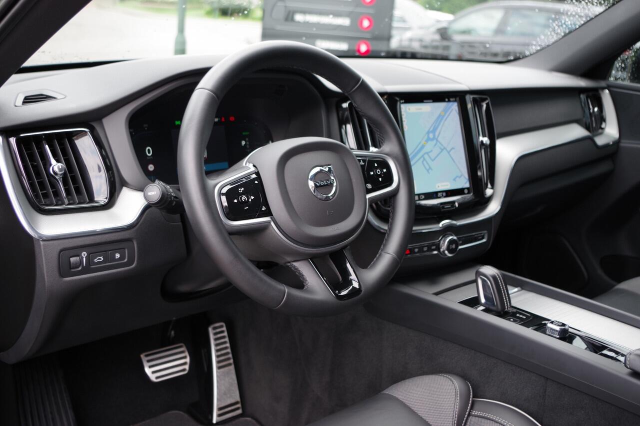 Volvo XC60 2.0 T6 Plug-in hybrid AWD 350 PK Plus Dark, Panoramadak, Luchtvering, Keyless, Memory, Carplay