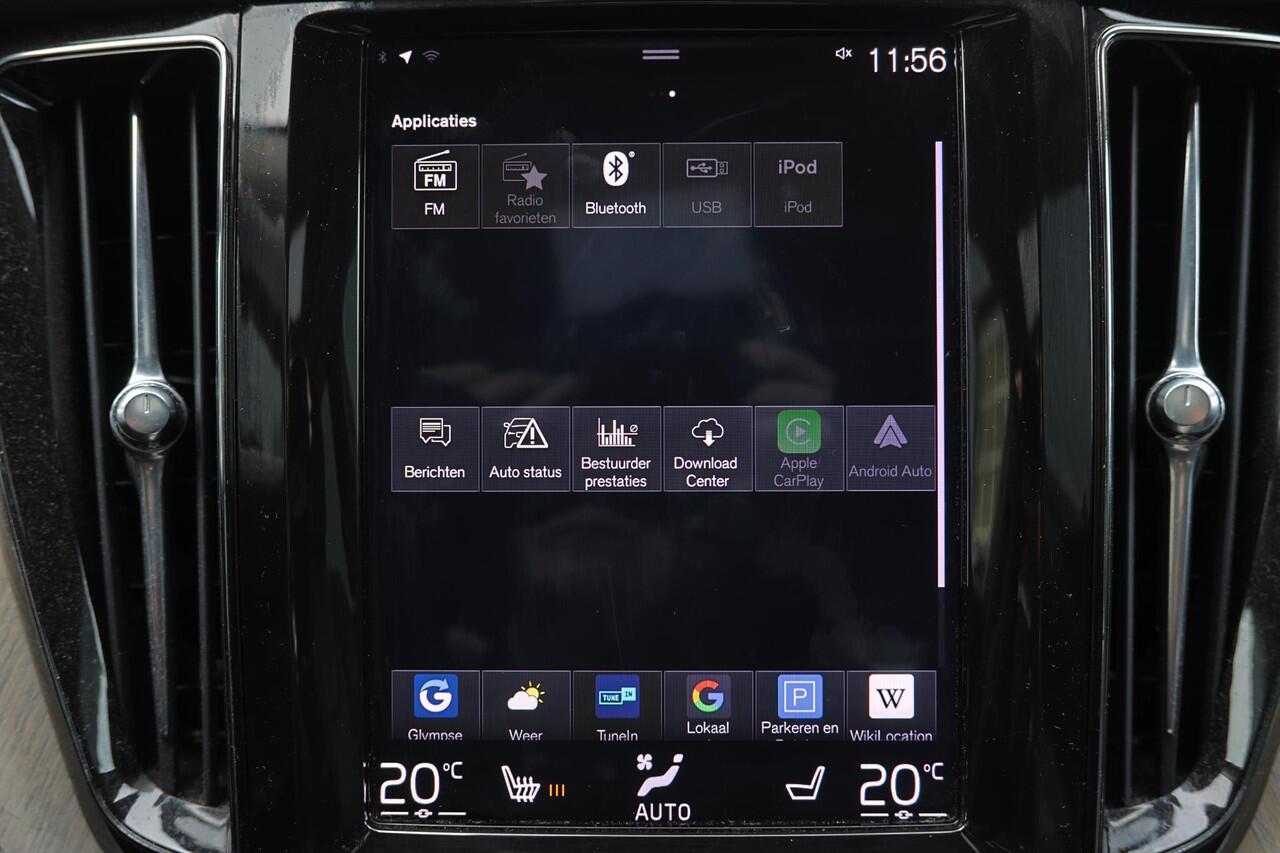 Volvo XC60 B5 Inscription - Panorama/schuifdak - IntelliSafe Assist & Surround - Parkeercamera achter - Verwarmde voorstoelen - Parkeersensoren voor & achter - Elektr. bedienb. bestuurdersstoel met geheugen - Head up display - Elektr. inklapbare trekhaak - 19' LMV