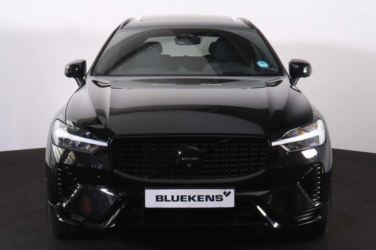 Volvo XC60 T8 Recharge AWD Ultra Black Edition - Luchtvering - B&W Audio - Panorama/schuifdak - IntelliSafe Assist & Surround - 360º Camera - Adaptieve LED koplampen - Verwarmde voorstoelen, stuur & achterbank - Parkeersensoren voor & achter - Elektr. bedienb. voors