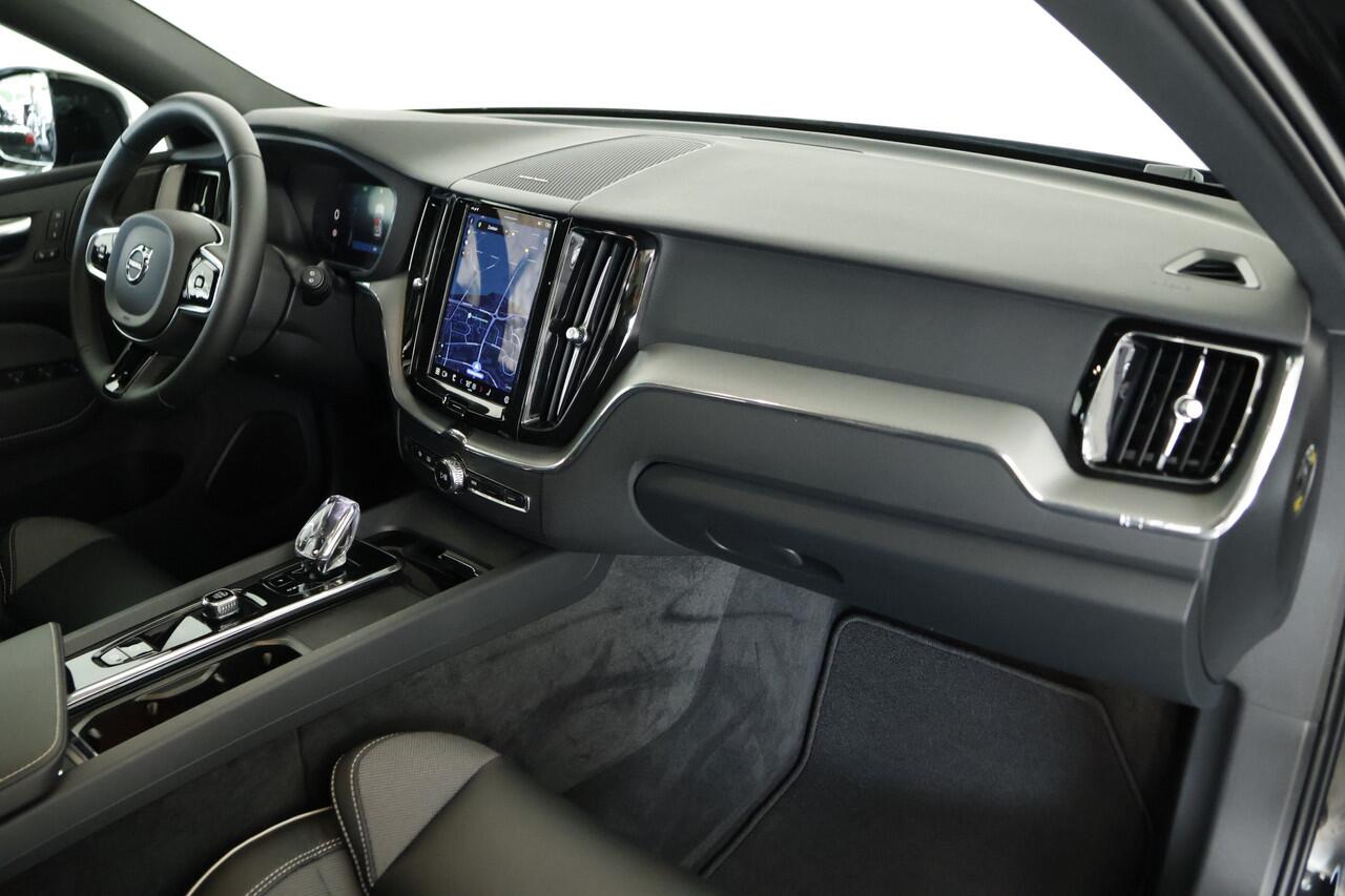 Volvo XC60 2.0 T8 Plug-in hybrid AWD Plus Black Edition Panorama / Opendak / HarmanKardon / Leder / CarPlay