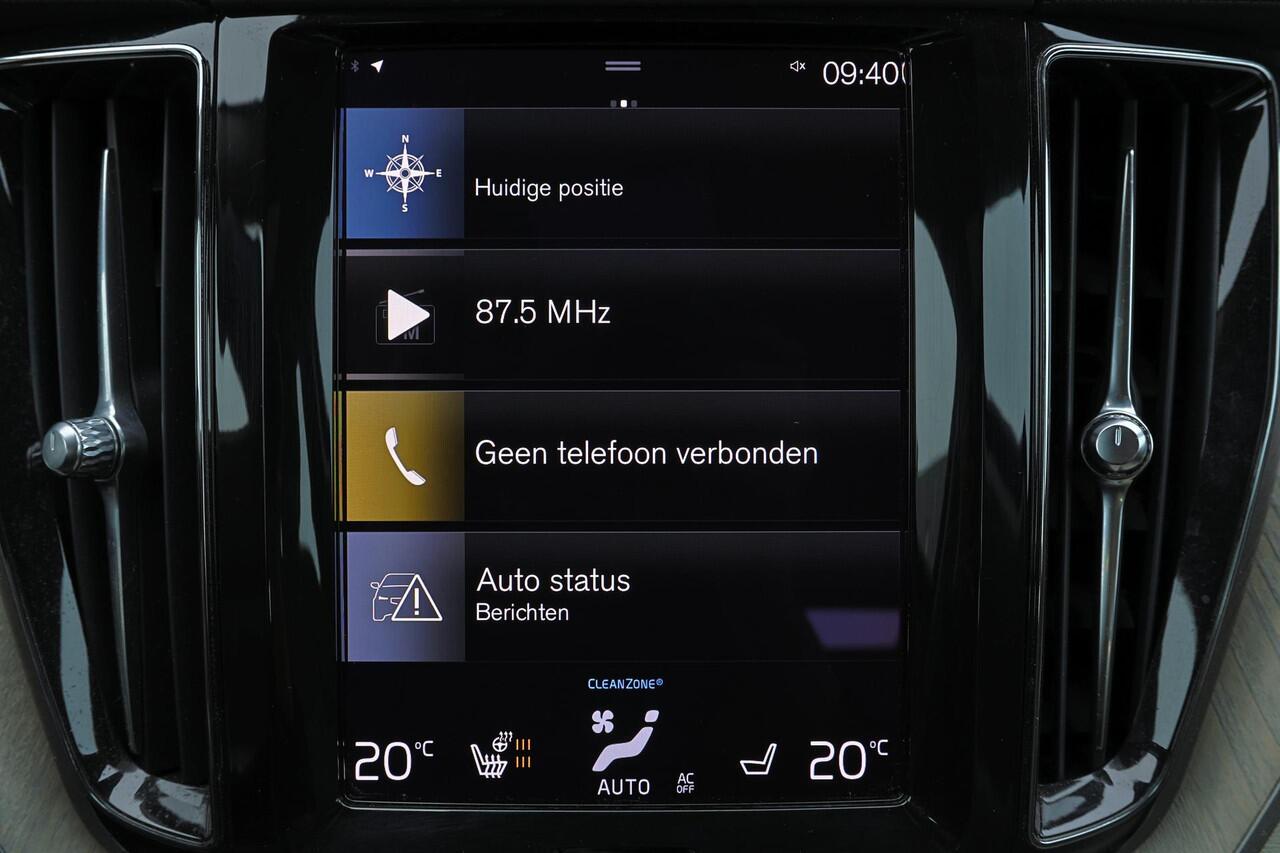 Volvo XC60 B5 Inscription - IntelliSafe Assist & Surround - Parkeercamera achter - Verwarmde voorstoelen & stuur - Parkeersensoren voor & achter - Elektr. bedienb. bestuurdersstoel met geheugen - High Performance audio - 19' LMV