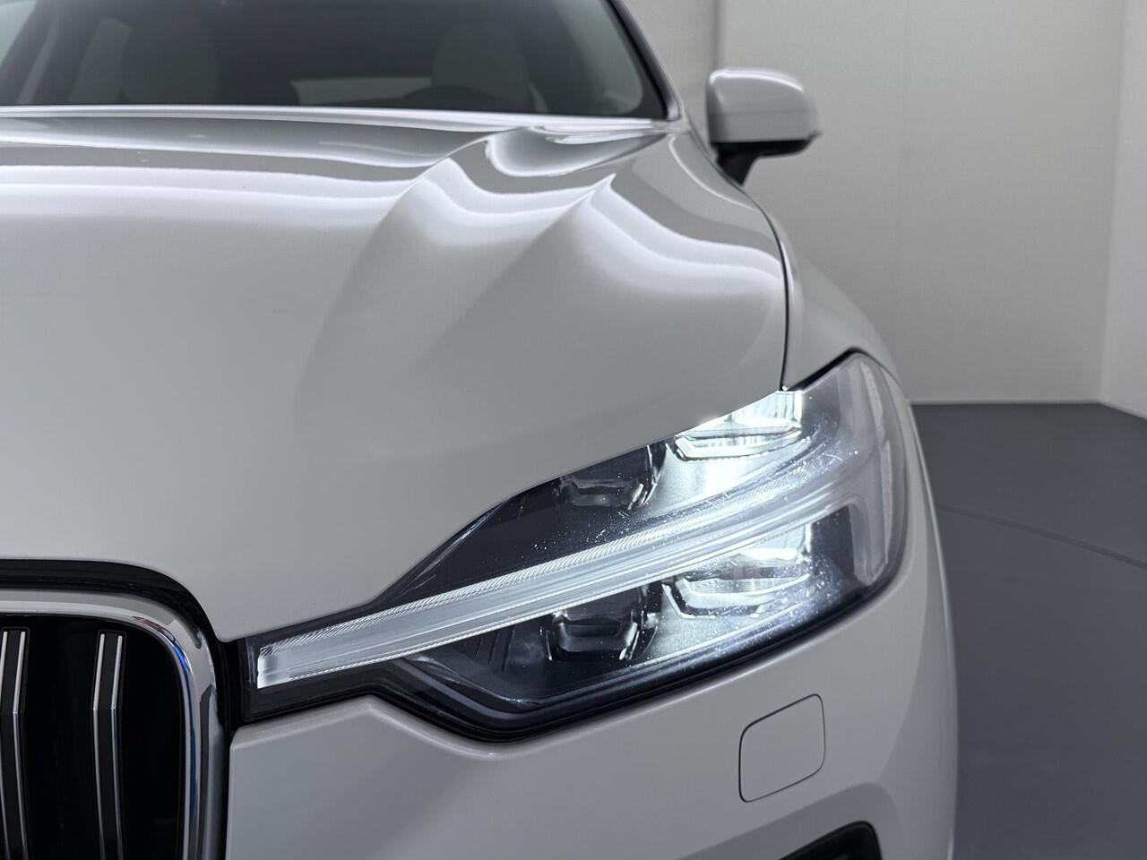 Volvo XC60 2.0 T6 Plug-in hybrid AWD Ultimate Bright 21inch/360Camera/Panodak/Leder/Headup etc