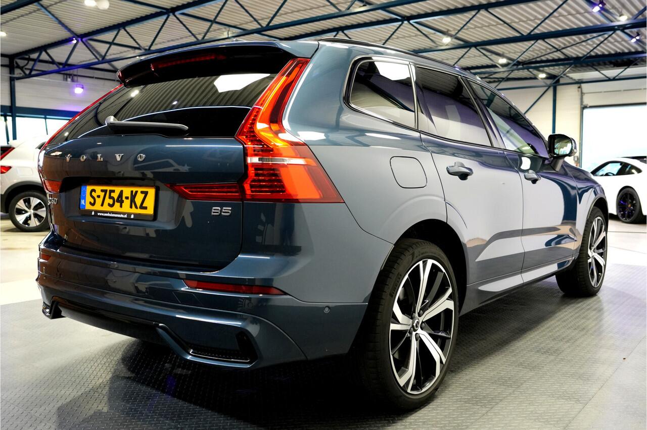 Volvo XC60 2.0 B5 MHEV 195kW/265pk Aut8 Ultimate Dark PANORAMADAK + HARMAN/KARDON + PILOT ASSIST + HEAD-UP DISPLAY + ADAPT.CRUISE + STANDKACHEL + STOELVERWARMING V&A + BLIS + LANE ASSIST + STUURVERWARMING + ON-CALL + EL.TREKHAAK + PARKSENSOREN + 21" LM-VELGEN!!