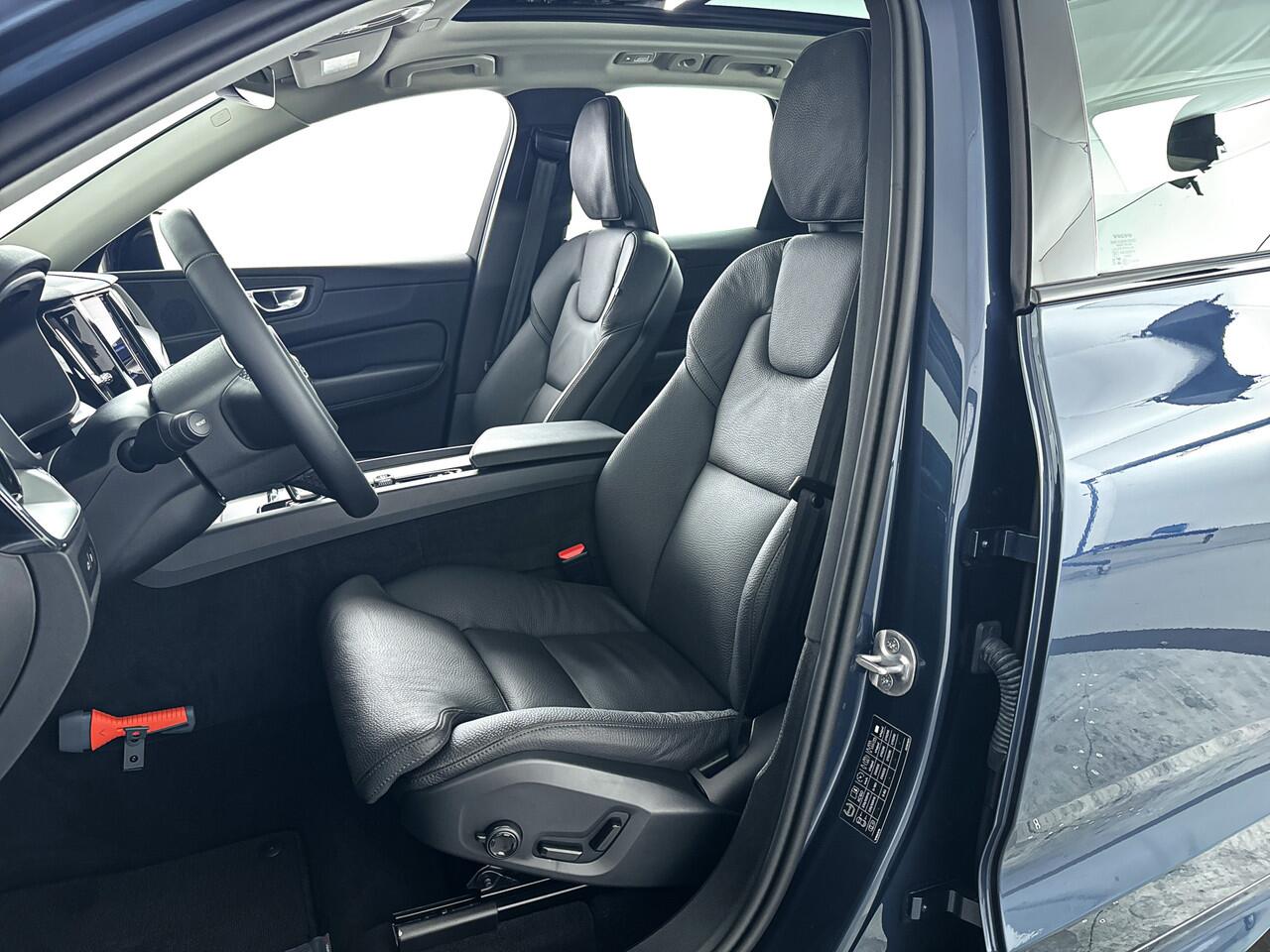 Volvo XC60 T6 Plug-in hybrid AWD Plus Dark | Panoramadak | 360º camera | Stoel- en Stuurverwarming | Trekhaak