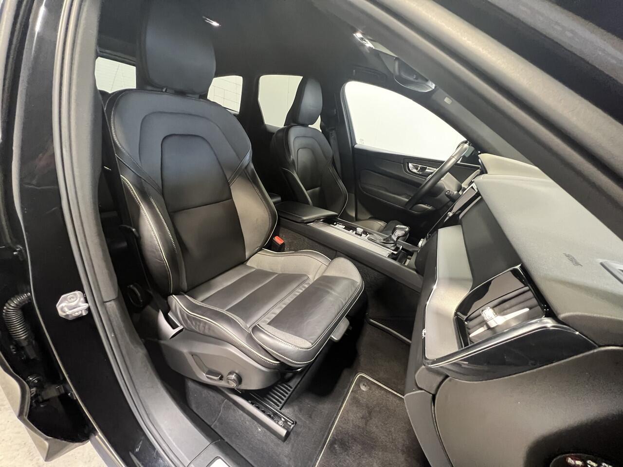 Volvo XC60 2.0 T5 AWD R-Design | Navigatie/Android/Apple Carplay | LM Velgen 19" | Voorstoelen Verwarmd | PDC Voor en Achter + Achteruitrijcamera |