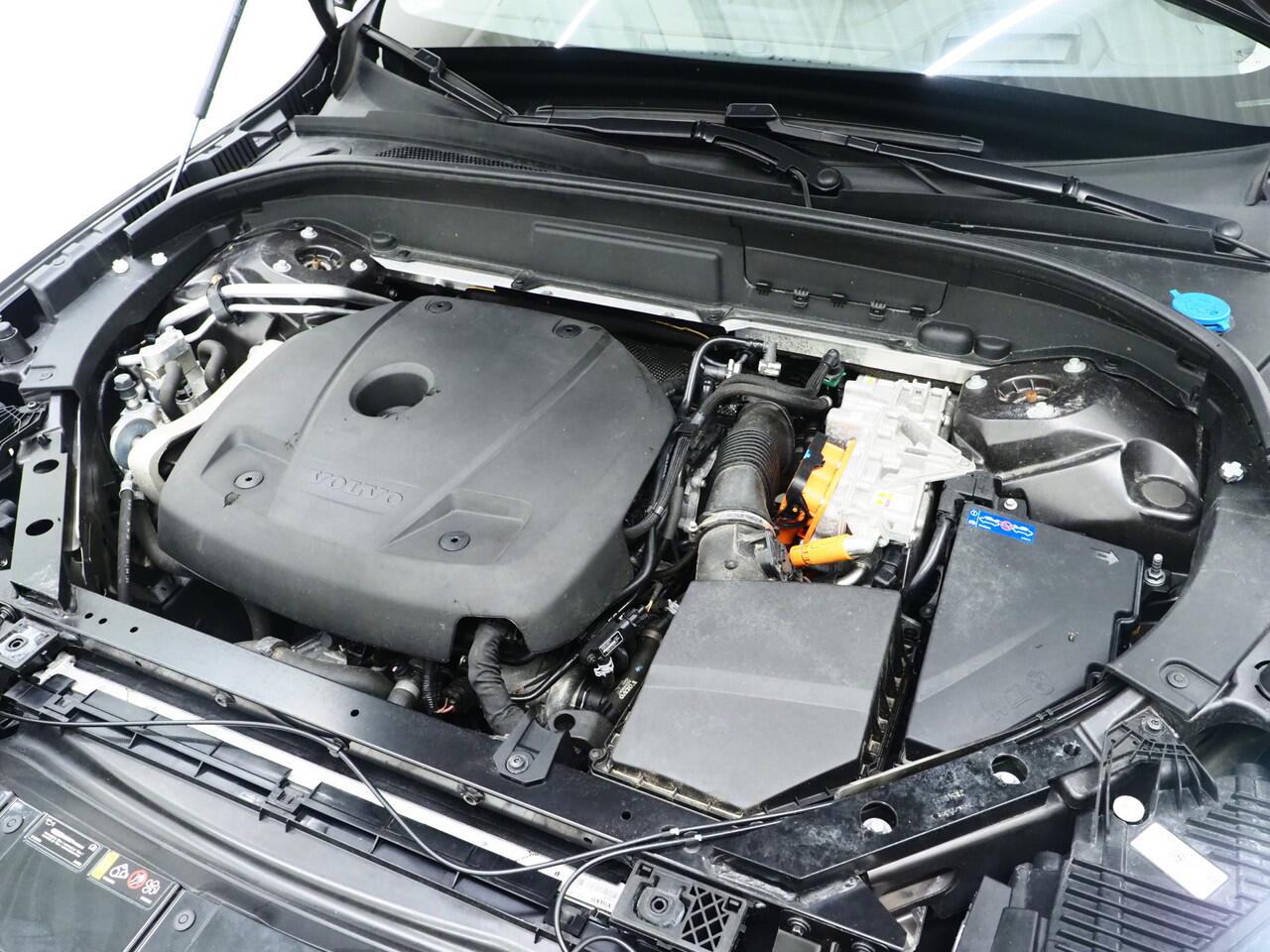 Volvo XC60 2.0 T6 Long Range Recharge AWD Ultimate | Panoramadak | Pilot Assist | Harman/Kardon | 360 | Head Up