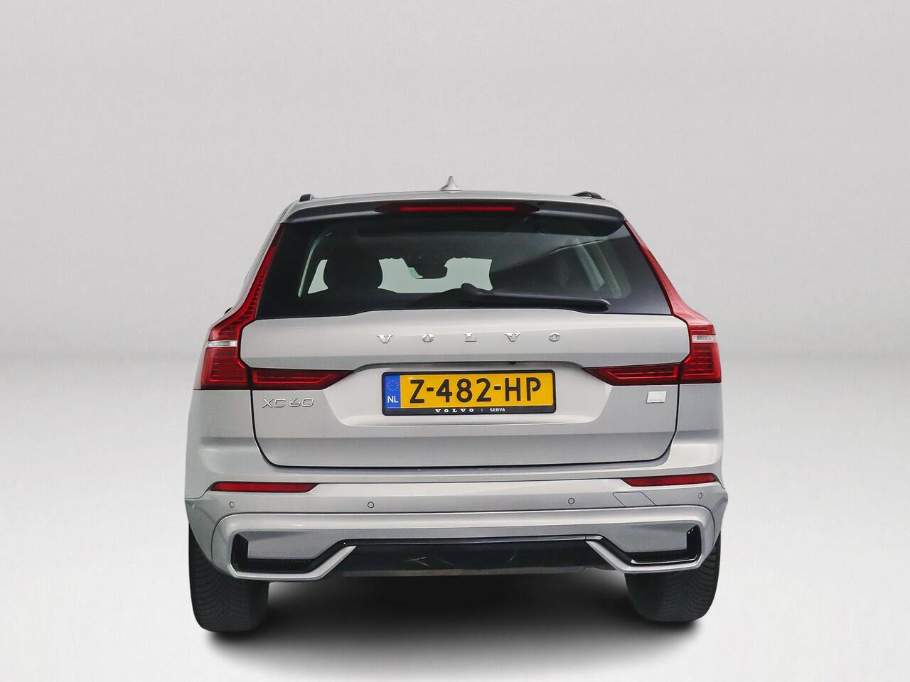Volvo XC60 T6 Aut. Plug-in hybrid AWD Plus Dark | Panoramadak | 360° camera | Stoel- en stuurverwarming | Trekhaak