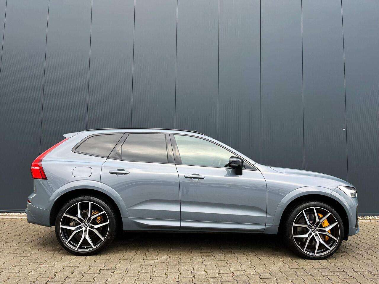 Volvo XC60 2.0 T8 AWD Polestar 405pk / B&W / 22 inch 2.0 T8 AWD Polestar Engineered