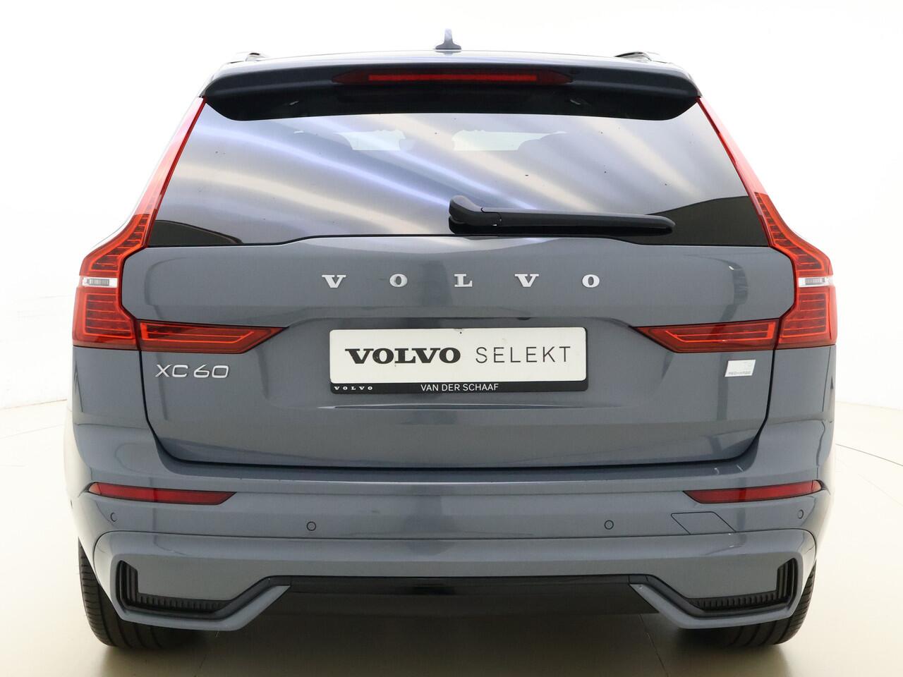 Volvo XC60 T6 350pk AWD Plus Dark / Harman en Kardon audio / Panorama dak / Camera rondom /