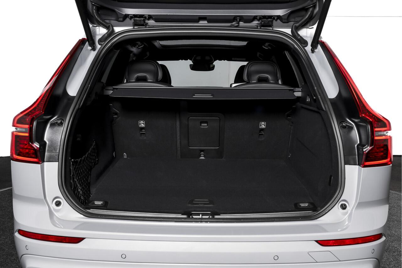 Volvo XC60 2.0 T8 Plug-in hybrid AWD Plus Black Edition - Facelift | S/K Panodak | Dig.Cockpit | Adapt.Cruise | Stoel-+Stuurverw. | 360 Camera | NAV+App.Connect | Auto.Airco | Harmon Kardon | LM 21" | 2481