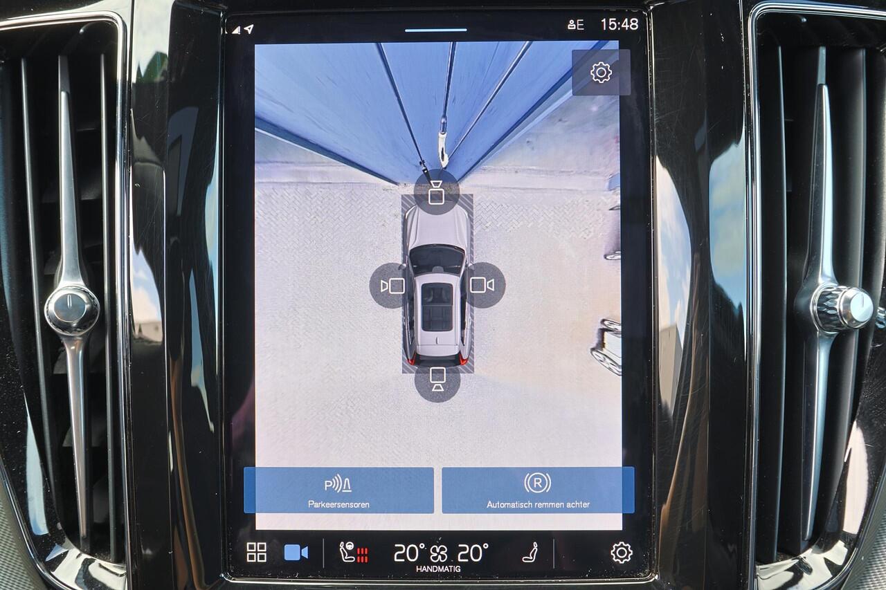 Volvo XC60 T6 Recharge AWD Plus Black Edition - Luchtvering - Panorama/schuifdak - IntelliSafe Assist & Surround - 360º Camera - Bowers & Wilkins audio - Adaptieve LED koplampen - Verwarmde voorstoelen, stuur & achterbank - Parkeersensoren voor & achter - Elektr. be