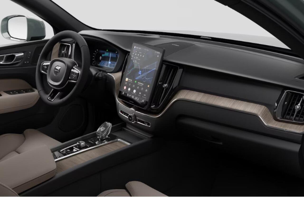 Volvo XC60 T6 350PK Automaat Plug-in hybrid AWD Plus Bright Panoramadak/ Elektrisch bedienbare voorstoelen met geheugen/ Stoelverwarming/ Stuurverwarming/ Harman Kardon audio/ 360 Camera/