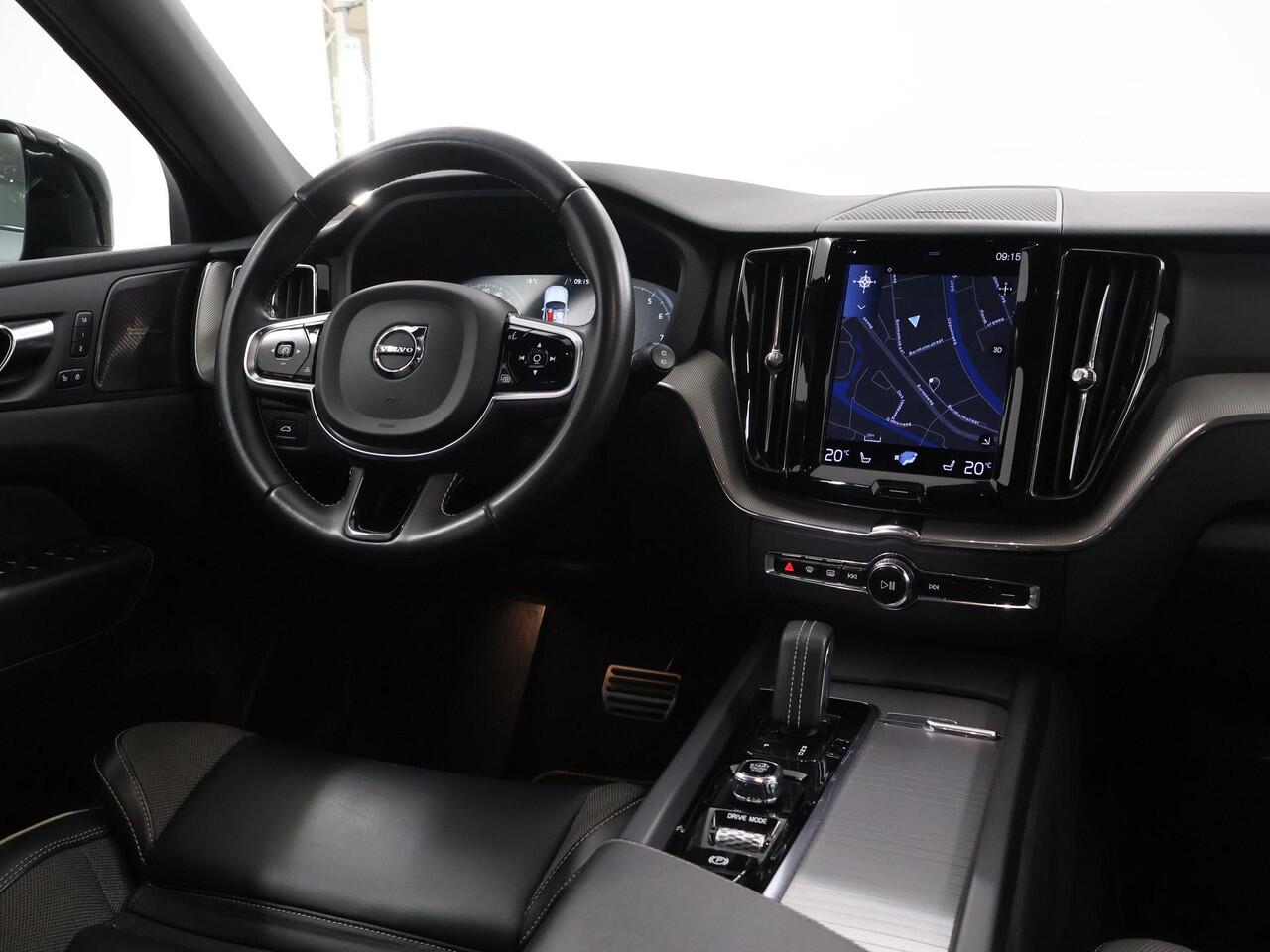 Volvo XC60 2.0 B4 R-Design | Navigatie | Elektr. Stoelen met Memory | Parkeercamera | Harman/Kardon | Stoelverwarming | Keyless Go |