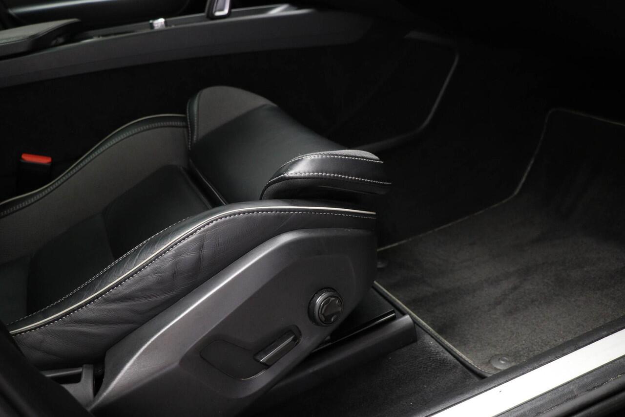 Volvo XC60 2.0 Recharge T6 AWD R-Design | PANORAMADAK | HEAD UP | 360 CAMERA | TREKHAAK | LIGHTNING / LOUNGE- PACK