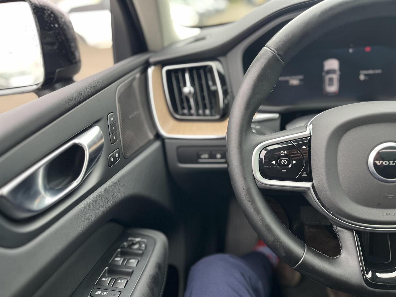 Volvo XC60 T6 Plug-in hybrid AWD Ultra Dark | Harman Kardon | Panoramadak | Trekhaak |