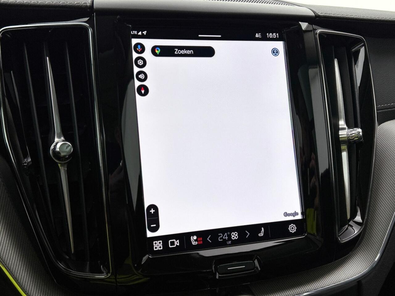 Volvo XC60 2.0 T6 Plug-in hybrid AWD Ultimate Dark | 360 camera | Adative