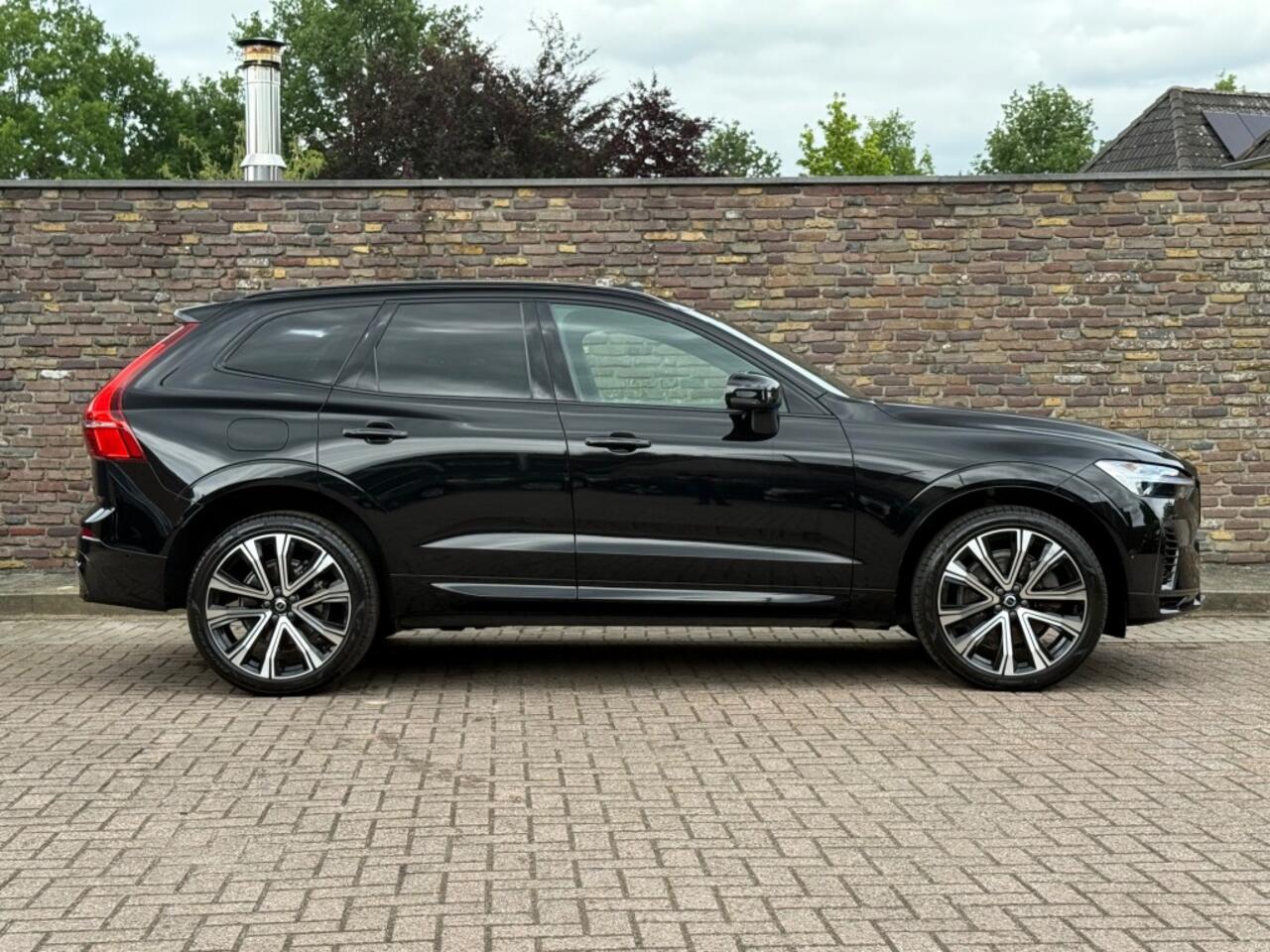Volvo XC60 2.0 T6 R DESIGN RECHARGE Long Range Panodak ACC 21 Inch