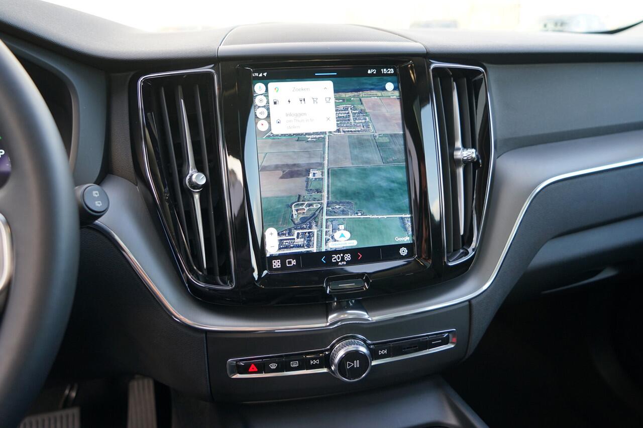 Volvo XC60 2.0 T6 Plug-in hybrid AWD Core Bright Pano, Carplay
