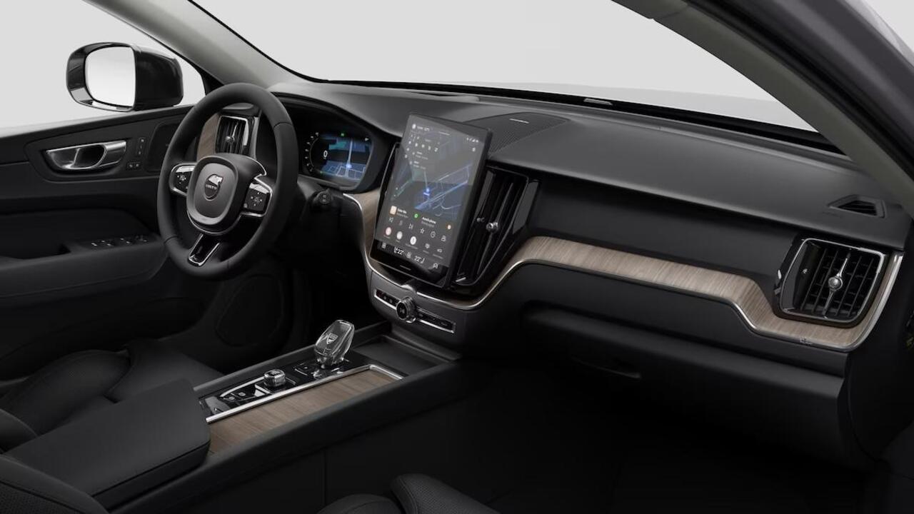 Volvo XC60 2.0 T6 Plug-in hybrid AWD Plus Dark l Head-up Display l 360 graden camera l Schuif/kantel dak l