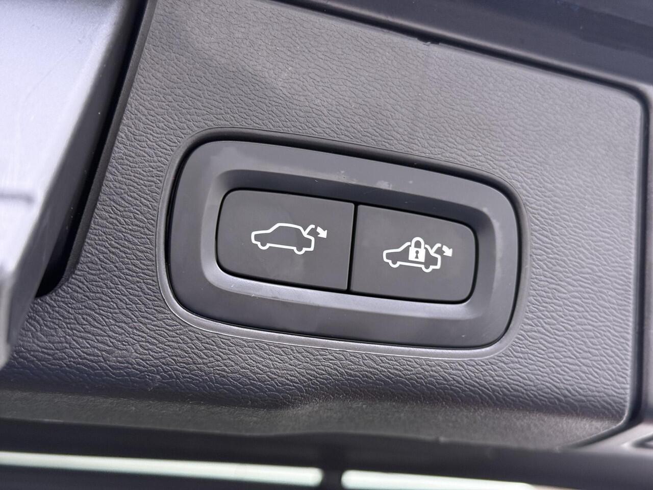 Volvo XC60 2.0 T6 Plug-in hybrid AWD Inscription Expression VAN: 41.900,- VOOR: 37770,- UW EINDEJAARSVOORDEEL: 4,130,- Mega Vol! 360° Camera | Harman Kardon | Leder | Stoel+Stuurverwarming | Panoramadak | Trekhaak | 12 mnd Bovag Garantie