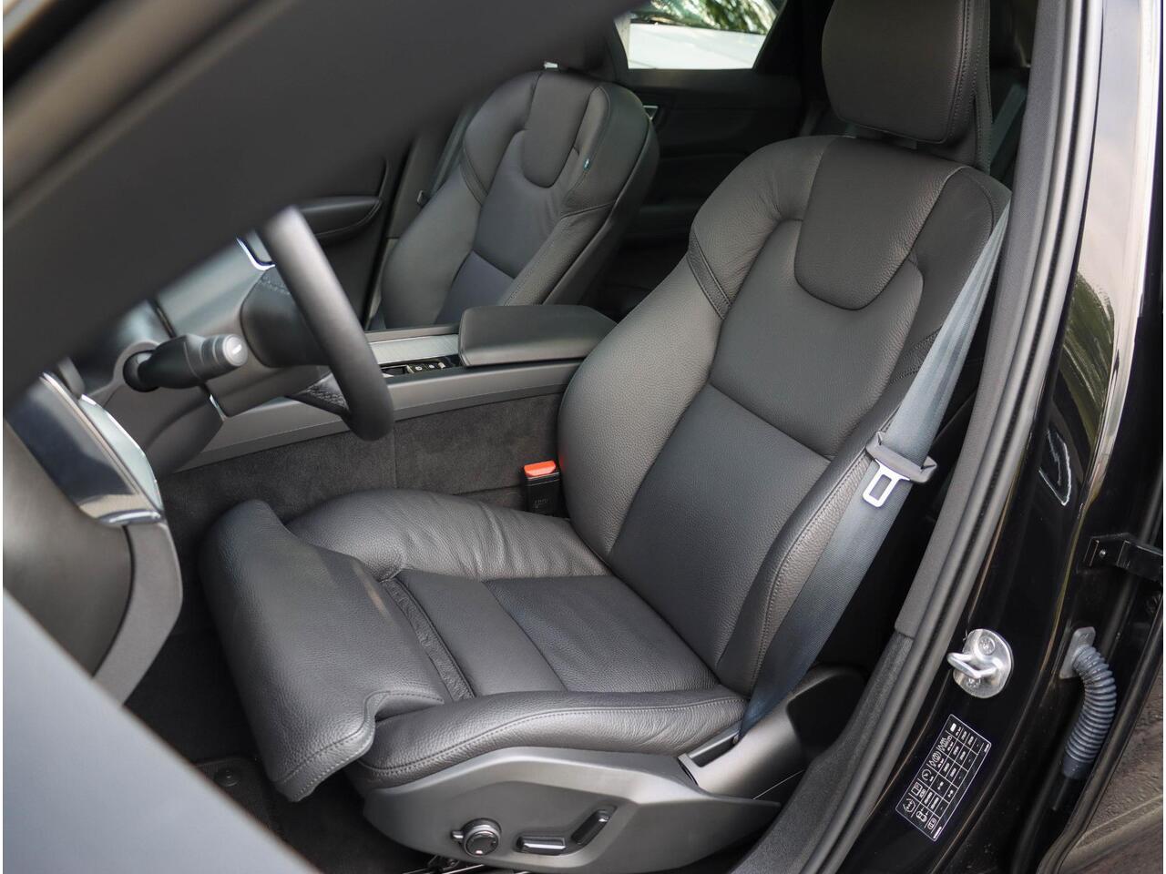 Volvo XC60 T8 AWD Plus Dark 455PK | BLIS | 360 Cam | Memory | Winterpakket