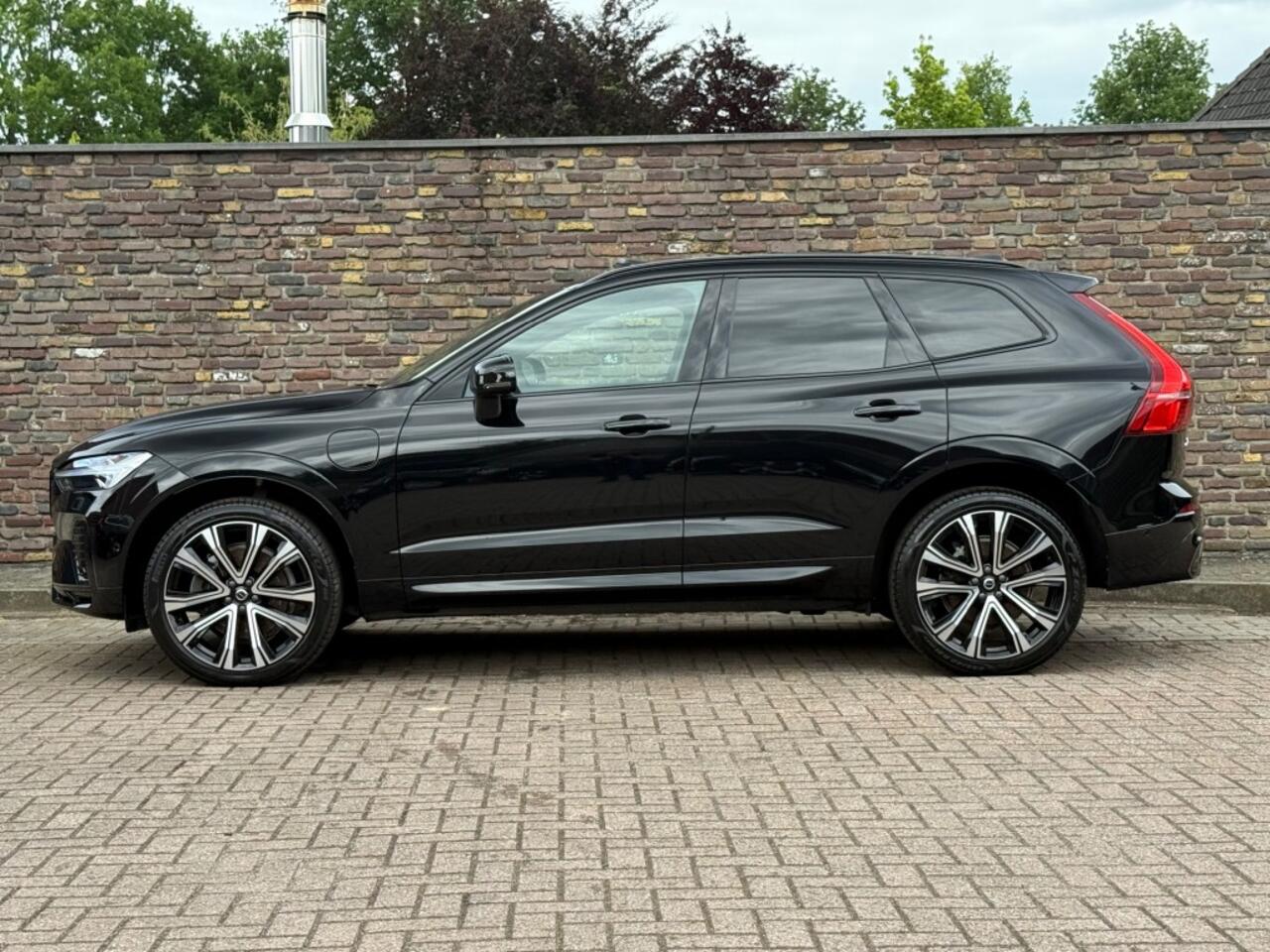 Volvo XC60 2.0 T6 R DESIGN RECHARGE Long Range Panodak ACC 21 Inch