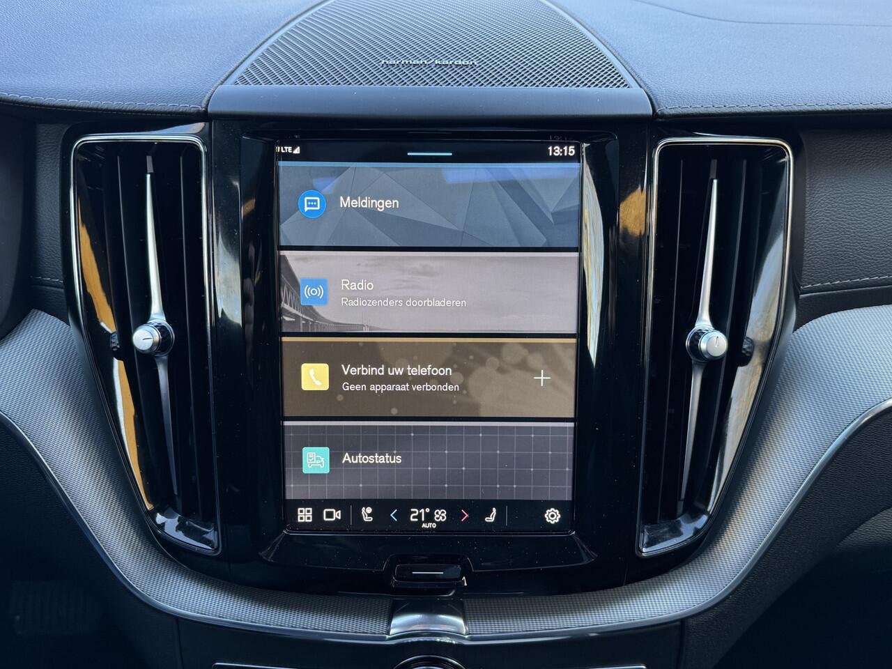 Volvo XC60 2.0 T8 Plug-in hybrid AWD Inscription Leder PanoSchuifdak Camera Carplay Headup