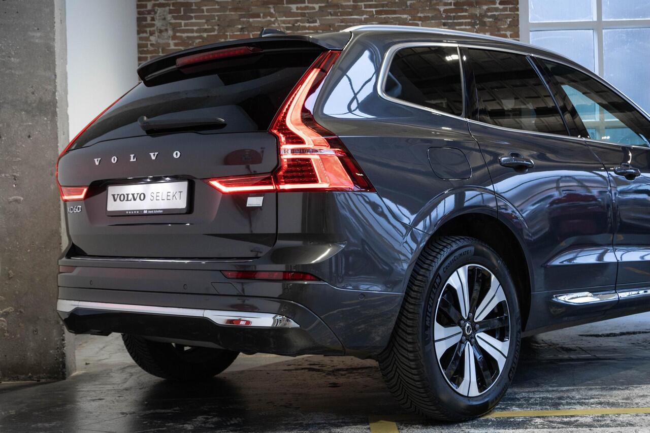 Volvo XC60 T8 Plug-in hybrid AWD Plus Bright | 1ste Eigenaar | Adaptive Cruise Control | Semi-Electrische wegklapbare trekhaak | 360° Parkeercamera | BLIS | Harman Kardon Premium Audio | Parkeerverwarming | Dealeronderhouden