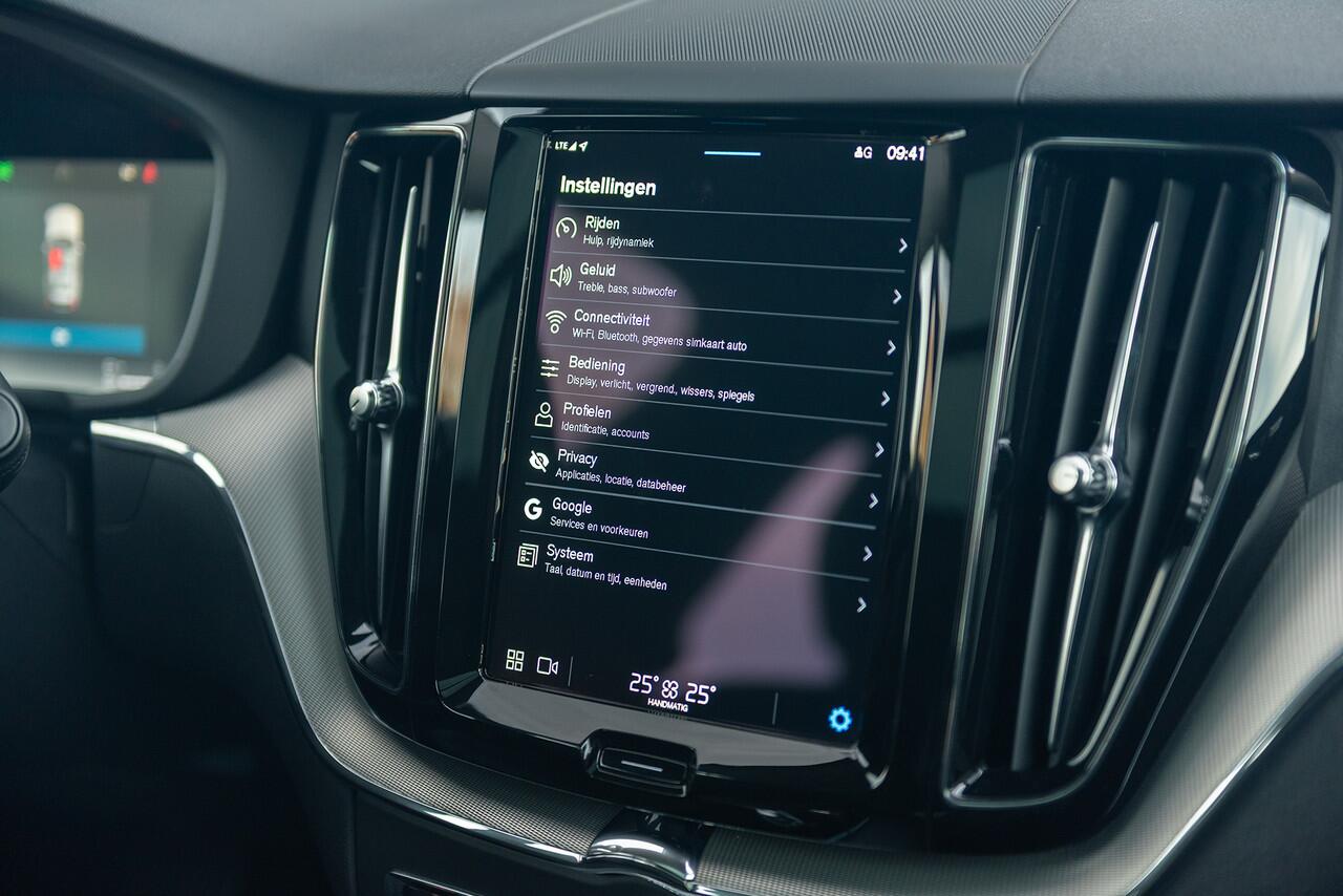 Volvo XC60 T6 Aut. LongRange Plus Dark CruiseControl Parkeercamera 350pk