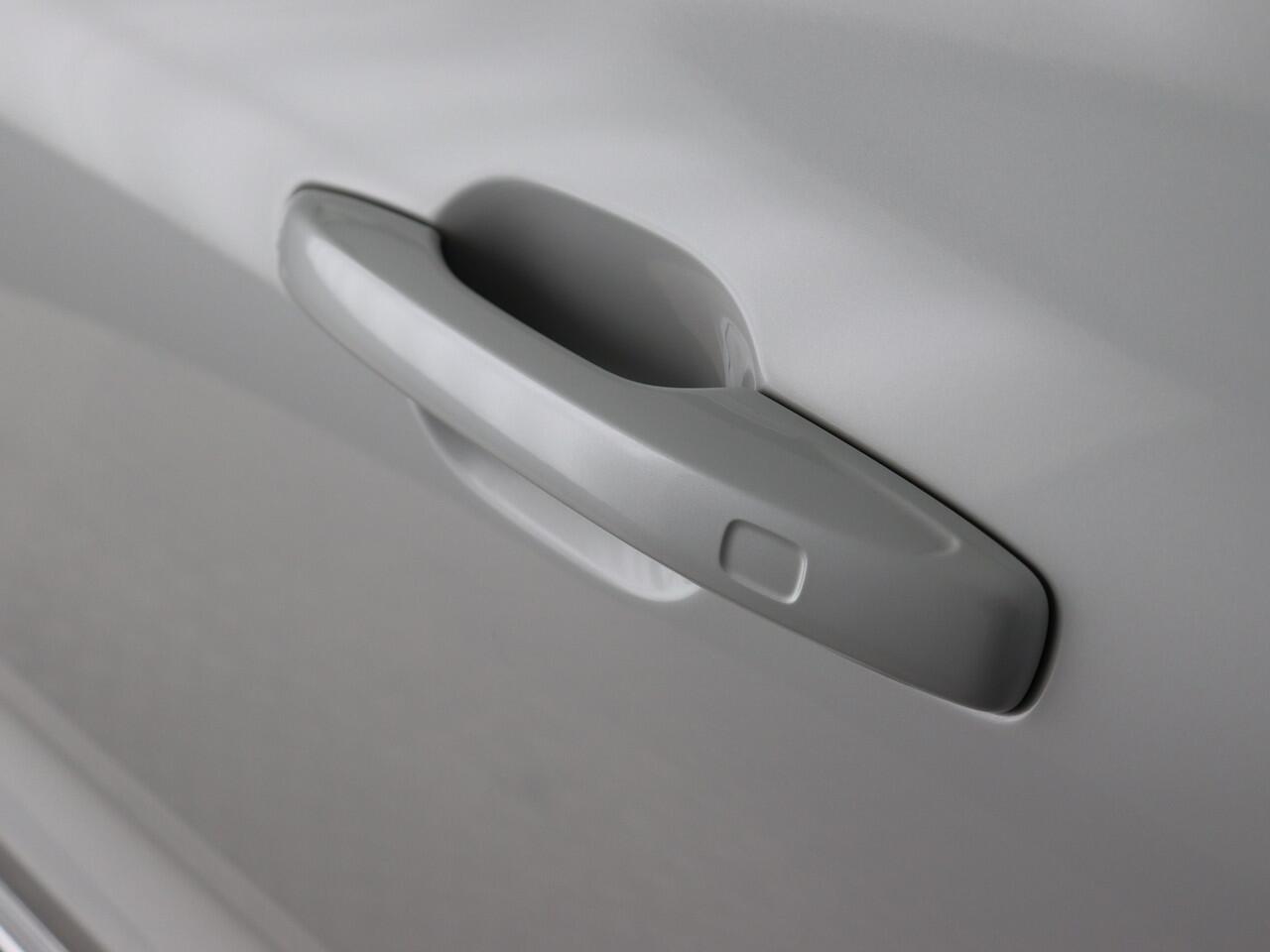 Volvo XC60 2.0 T8 PHEV AWD Plus Bright Long Range (Luchtvering / Pano / Stoelkoeling-verw. / H&K / 21'')