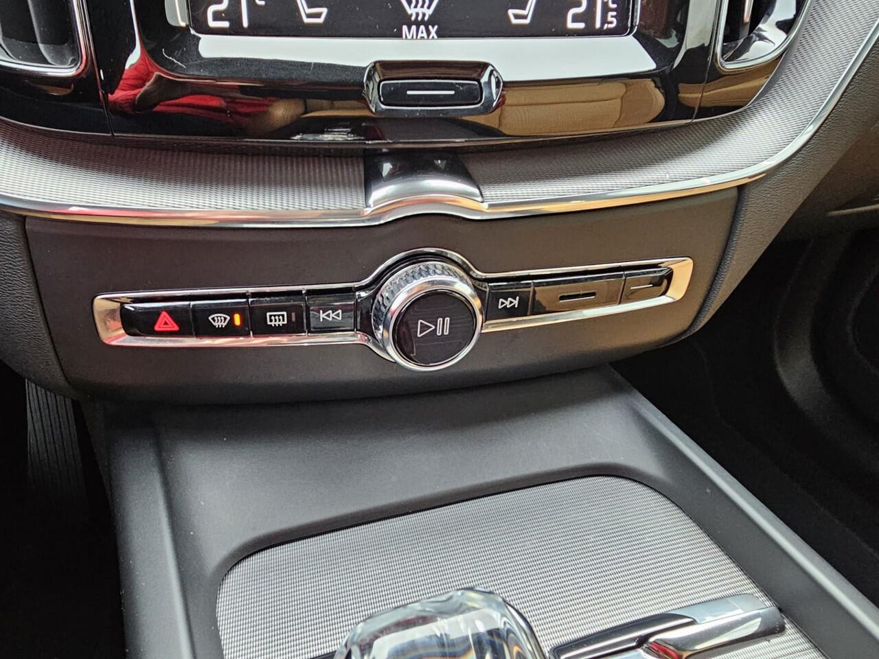 Volvo XC60 2.0 T8 AWD Polestar Engineered PHEV | Intellisafe | Pano | Trekhaak | Standverwarming | Leder | Stoelverwarming | Elek. stoelen + mermory | Vol |