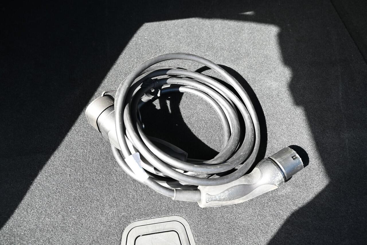 Volvo XC60 2.0 T6 Plug-in hybrid AWD Plus Dark 21 inch LMV