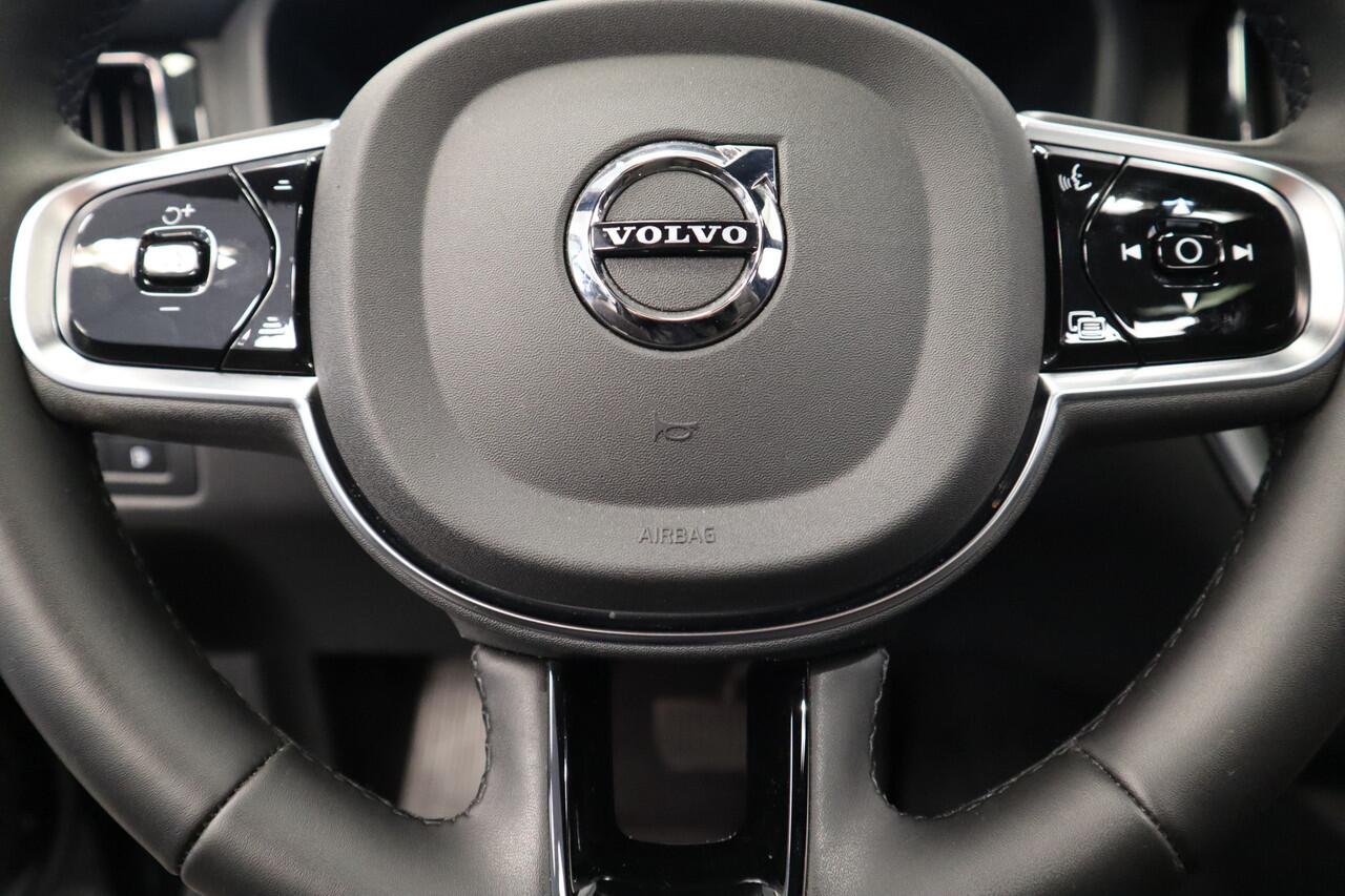 Volvo XC60 2.0 T8 Plug-in hybrid AWD Ultra Black Edition H&K Long Range Luchtvering 24 maanden garantie mogelijk (*vraag naar de voorwaarden)