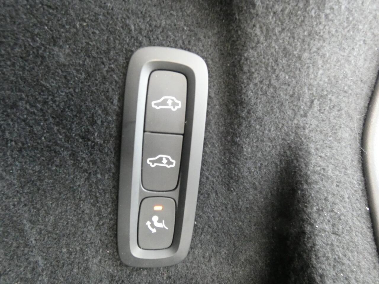 Volvo XC60 2.0 T6 AWD INSCRIPTION,Luchtv,360,Pano,ACC,Trhaak