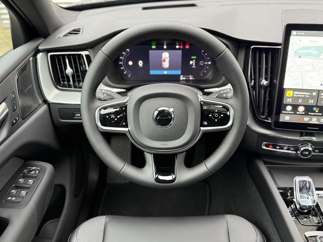 Volvo XC60 2.0 T6 Ultra Black Edition Nieuw Model l Pano l Light Pakket l Stoelverwarming l Adaptieve Cruise l Harman Kardon l HUD