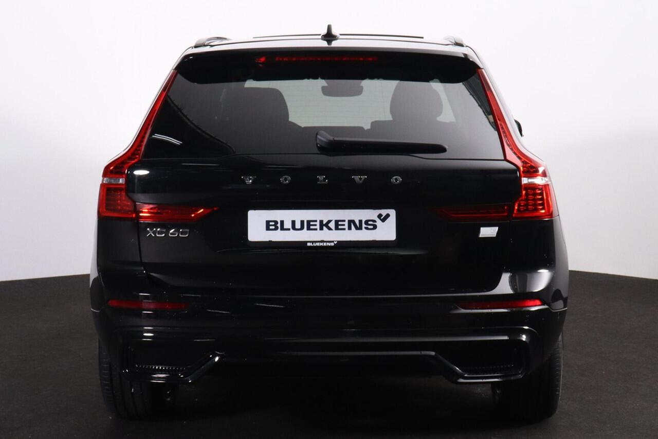 Volvo XC60 T8 Recharge AWD Ultimate Dark Volvo XC60 T8 Plug-in hybrid AWD Ultimate Dark - Panorama/schuifdak - IntelliSafe Assist & Surround - 360º Camera - Verwarmde voorstoelen, stuur & achterbank - Parkeersensoren voor & achter - Elektr. bedienb. voorstoelen met 