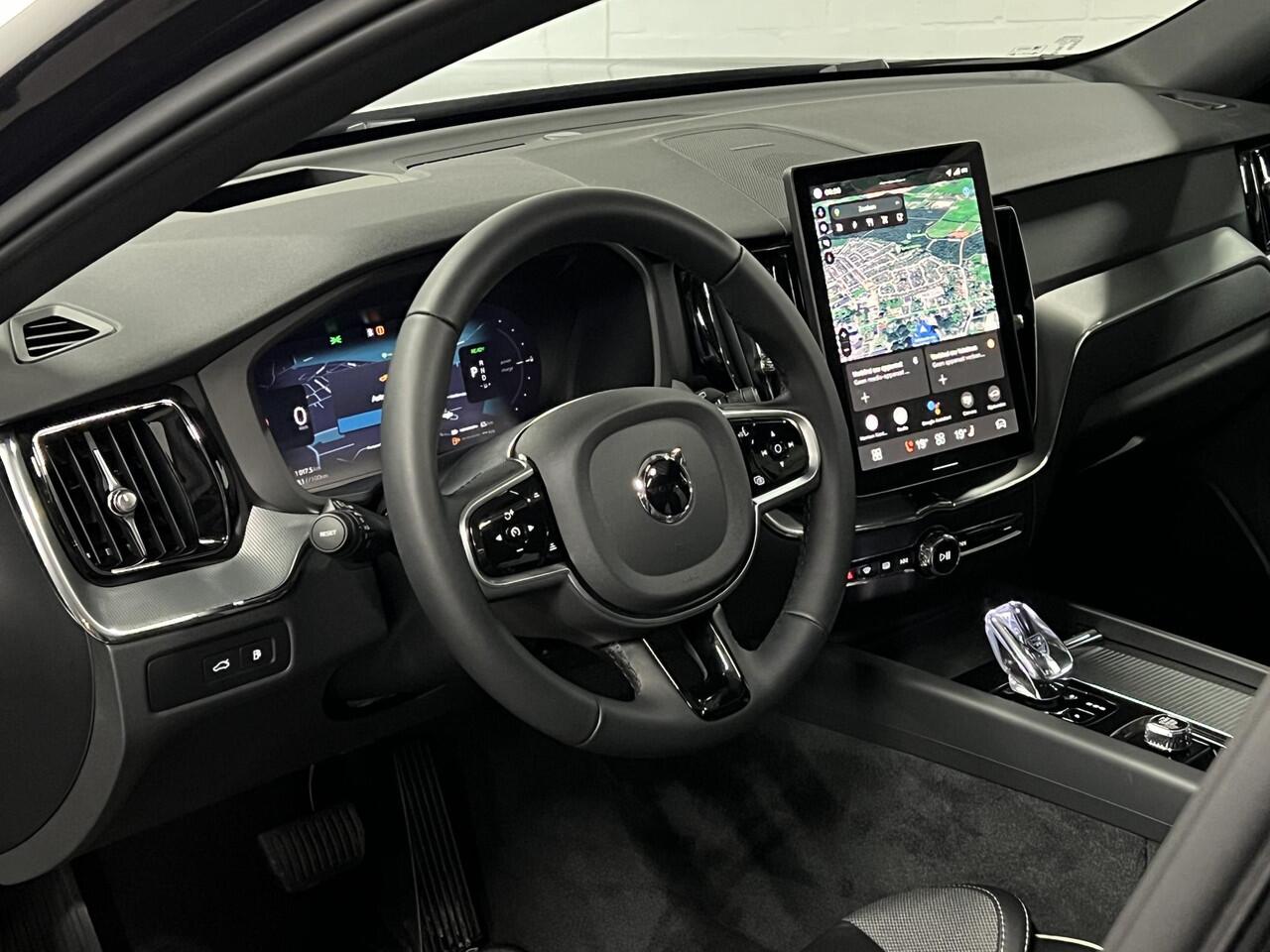 Volvo XC60 T8 Plug-in AWD Black Edition Open dak | Adapt. cruise control | Harman Kardon | 360° Camera | Head-up | Pilot assist | *455PK*