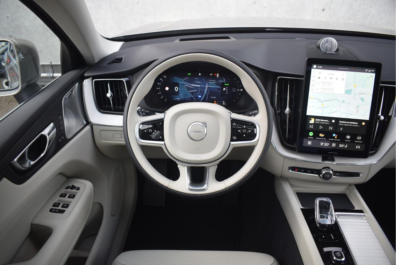 Volvo XC60 T6 AWD 350pk Ultra Bright / Luchtvering / Bowers en Wilkins audio / HUD / 360 camera / Stoelmassage /