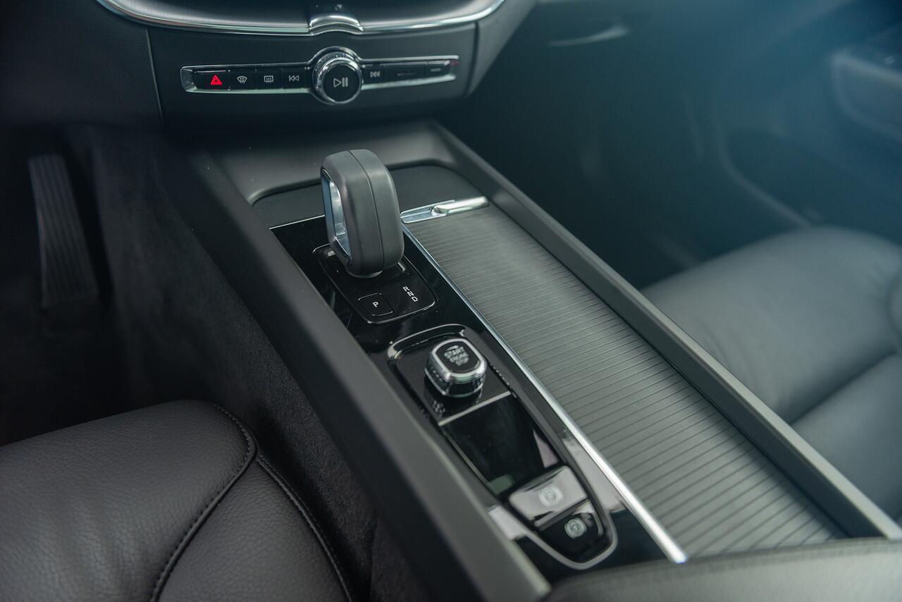 Volvo XC60 T6 Aut. Long Range Inscription Leder Parkeercamera CruiseControl 350pk