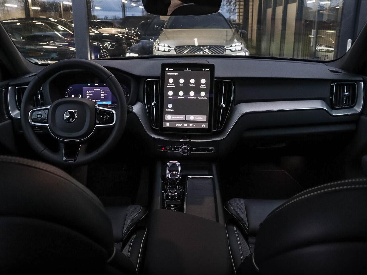 Volvo XC60 T6 AWD Plus Black Edition MY2026 Panodak 21'' Harman Kardon Zwarte hemel