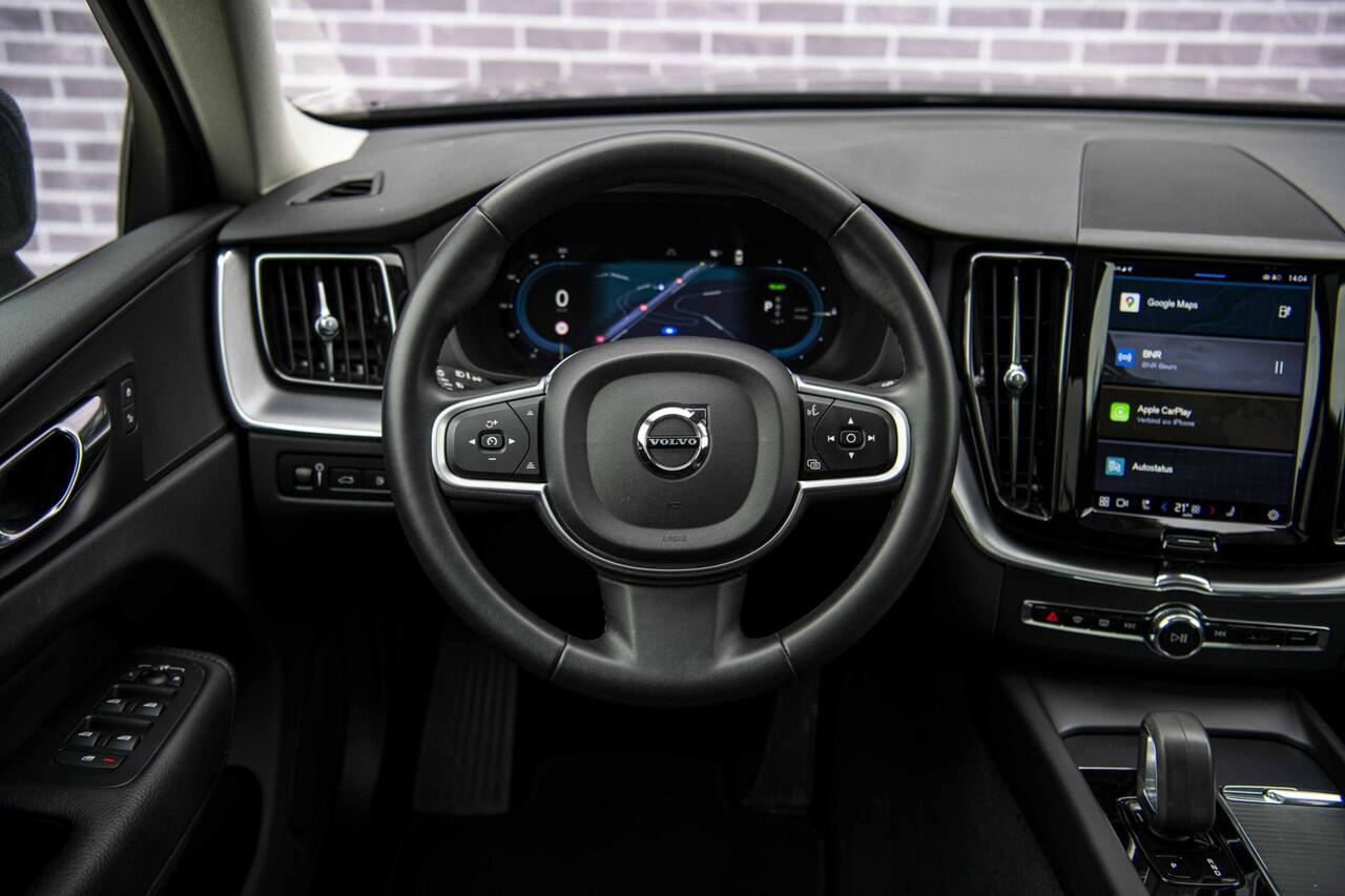 Volvo XC60 2.0 T6 Plug-in hybrid AWD Inscription | Adaptieve Cruise Control | Panoramadak | Parkeercamera | Trekhaak | Stoel-/Stuurverwarming |