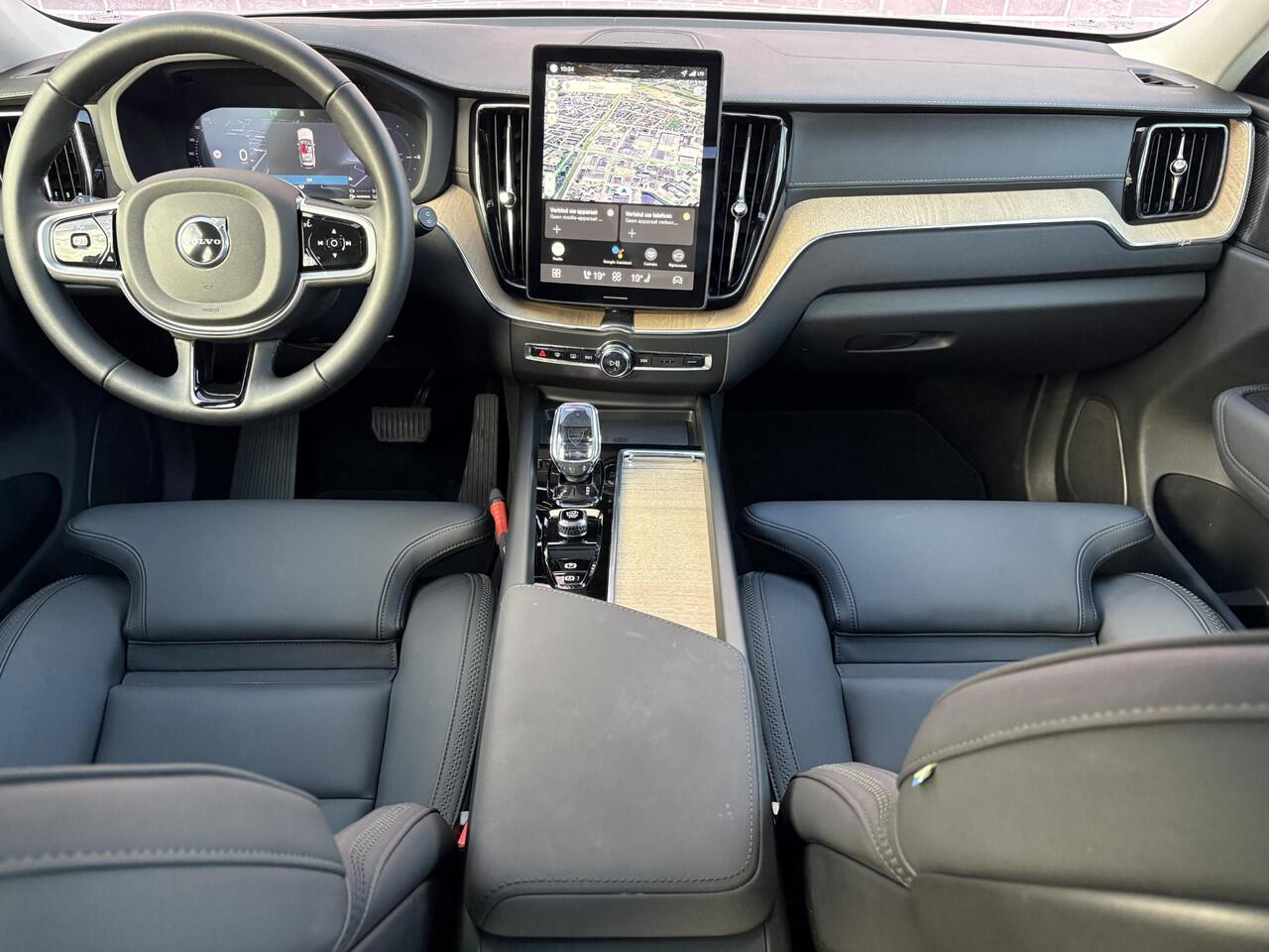 Volvo XC60 2.0 T6 Plug-in hybrid AWD Ultra Dark | FACELIFT !! | Trekhaak | Memory stoelen | Harman/Kardon | 360º Camera | Panorama-Schuifdak | Adaptieve Cruise controle | Blis | stoel + stuur verwarming |