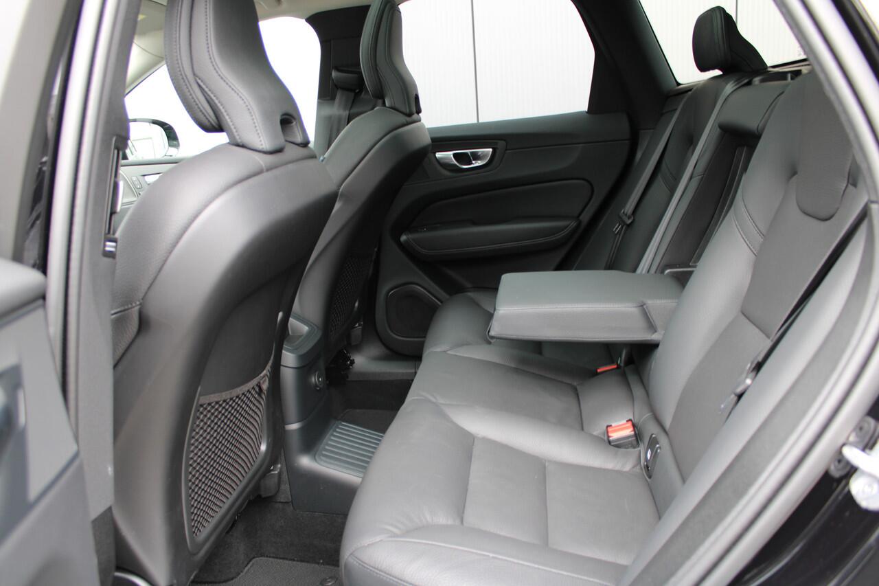 Volvo XC60 T8 455 pk Plug-in hybrid AWD Ultimate Dark | Head Up Display | Harman Kardon | Extra getint glas