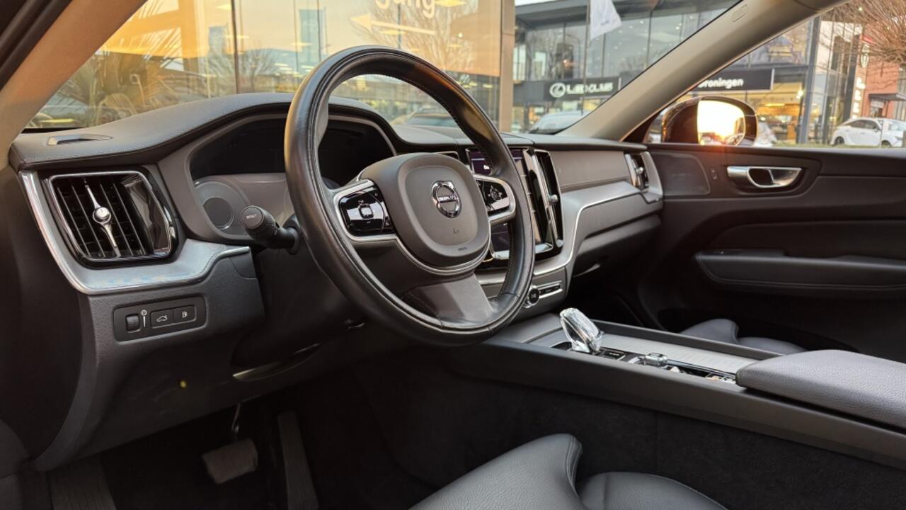 Volvo XC60 2.0 T8 AWD Inscript. | Pano | Leer | Camera